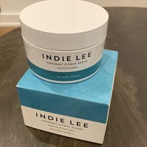 NIB Indie Lee Coconut Citrus scrub‎ 8oz/226g